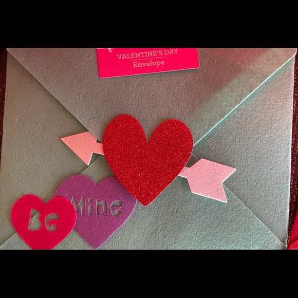 NWT Lot (6) Valentine Gift Bags, Assorted - Picture 8 of 9